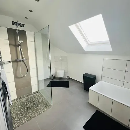 Spacious In Quiet Surroundings Apartamento