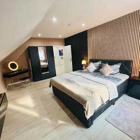 Spacious In Quiet Surroundings Apartamento